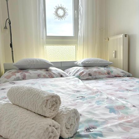 Glamour Residence Pecs Bagian luar foto